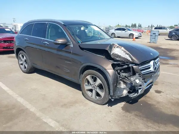 WDC0G4KBXHF203935 2017 MERCEDES-BENZ GLC - Image 1