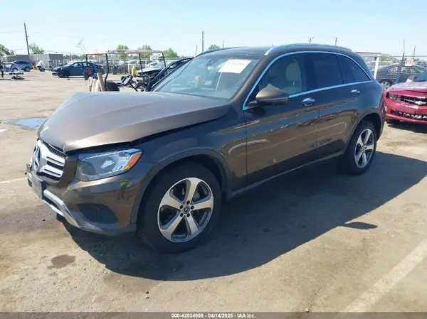 WDC0G4KBXHF203935 2017 MERCEDES-BENZ GLC - Image 2