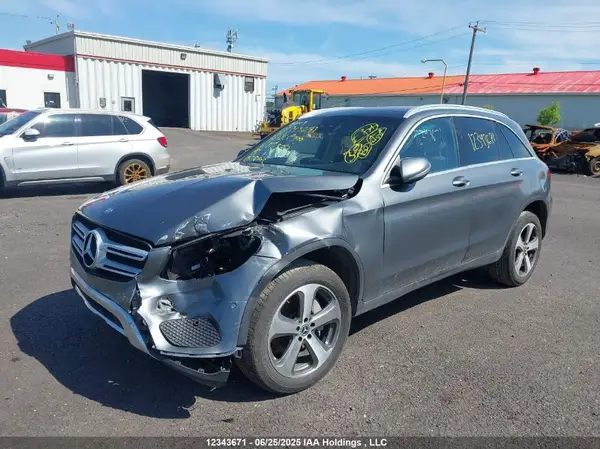 WDC0G4KBXHF215373 2017 MERCEDES-BENZ GLC - Image 2