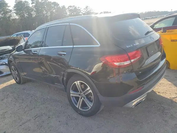 WDC0G4KBXHV005913 2017 MERCEDES-BENZ GLC - Image 2