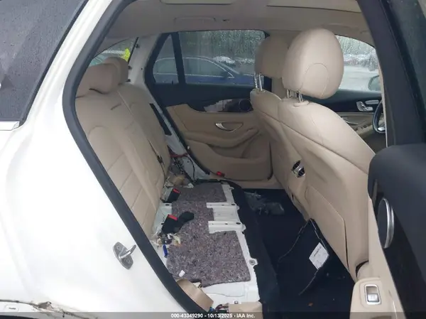 WDC0G4KBXHV012781 2017 MERCEDES-BENZ GLC - Image 8