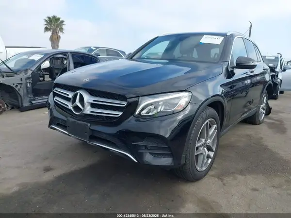 WDC0G4KBXJV021020 2018 MERCEDES-BENZ GLC - Image 2
