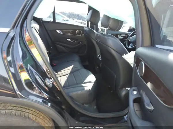 WDC0G4KBXJV070430 2018 MERCEDES-BENZ GLC - Image 8