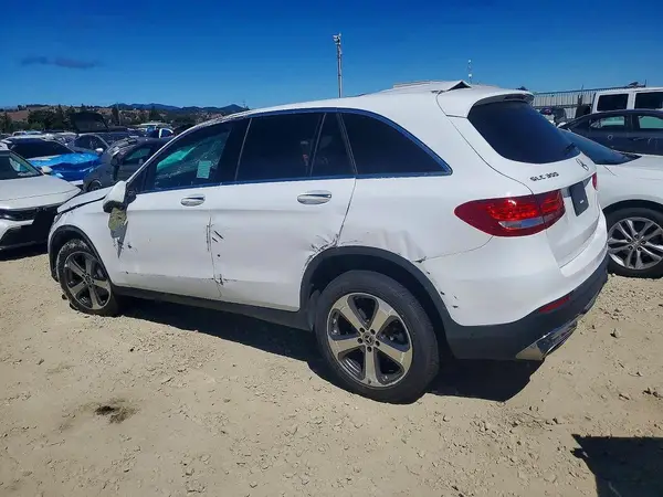 WDC0G4KBXKV123032 2019 MERCEDES-BENZ GLC - Image 2