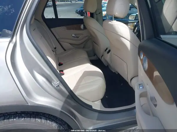 WDC0G4KBXKV151378 2019 MERCEDES-BENZ GLC - Image 8