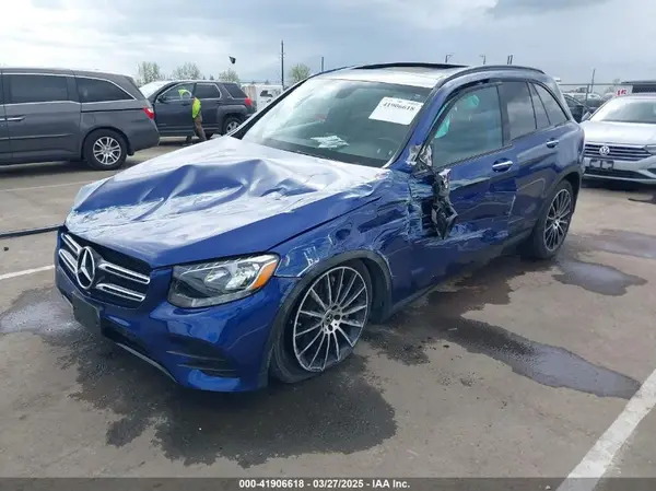 WDC0G4KBXKV175924 2019 MERCEDES-BENZ GLC - Image 2