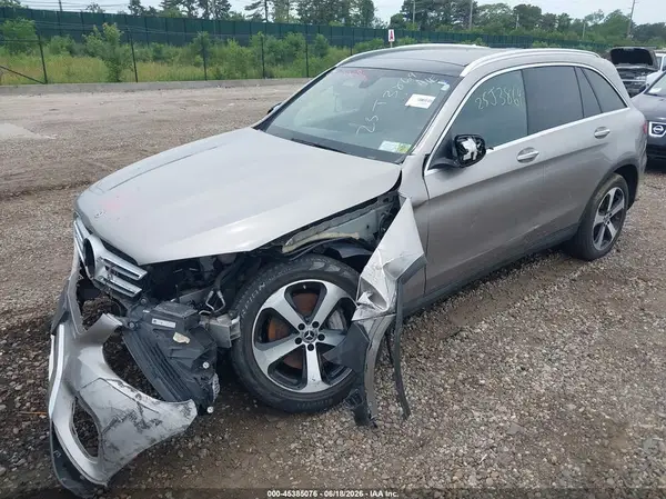 WDC0G5EB0KF598250 2019 MERCEDES-BENZ GLC - Image 2