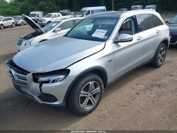 WDC0G5EB1KF593901 2019 MERCEDES-BENZ GLC - Image 2