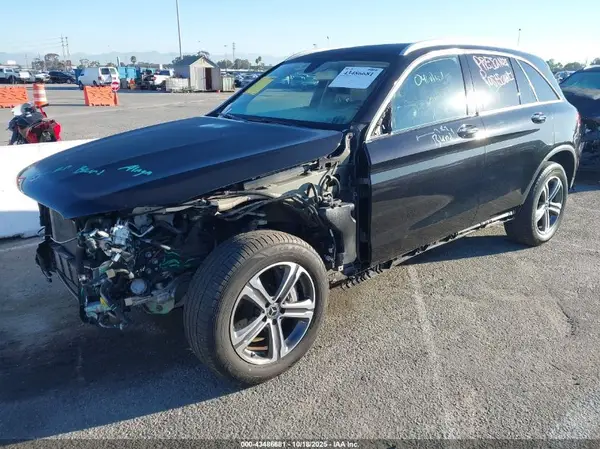 WDC0G5EB3KF504880 2019 MERCEDES-BENZ GLC - Image 2