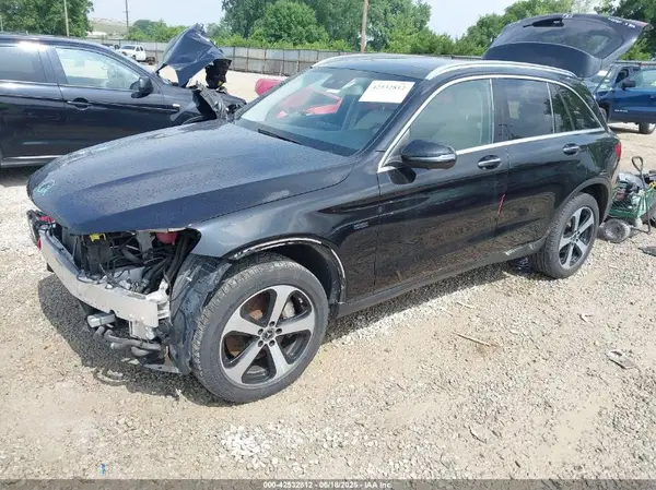 WDC0G5EB3KF578400 2019 MERCEDES-BENZ GLC - Image 2