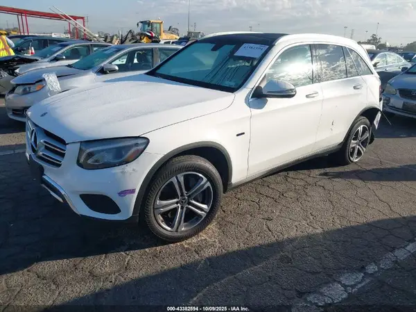 WDC0G5EB3KF590370 2019 MERCEDES-BENZ GLC - Image 2