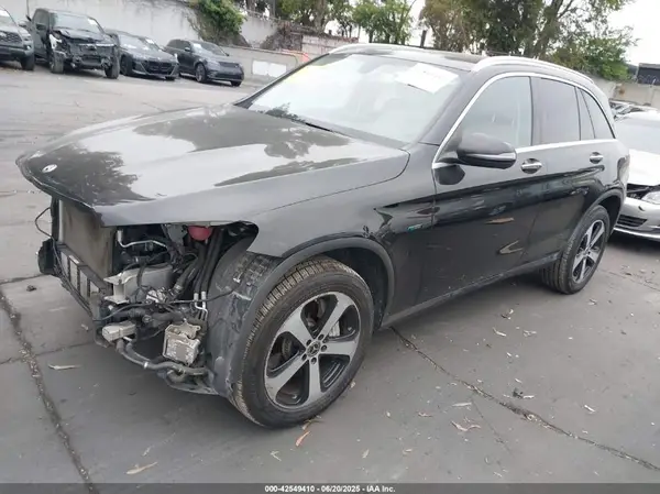 WDC0G5EB4KF600808 2019 MERCEDES-BENZ GLC - Image 2