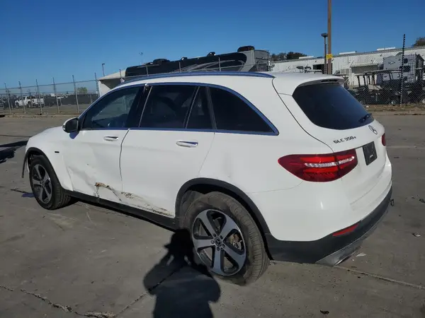 WDC0G5EB6KF594591 2019 MERCEDES-BENZ GLC - Image 2
