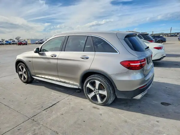WDC0G5EB8KF639210 2019 MERCEDES-BENZ GLC - Image 2