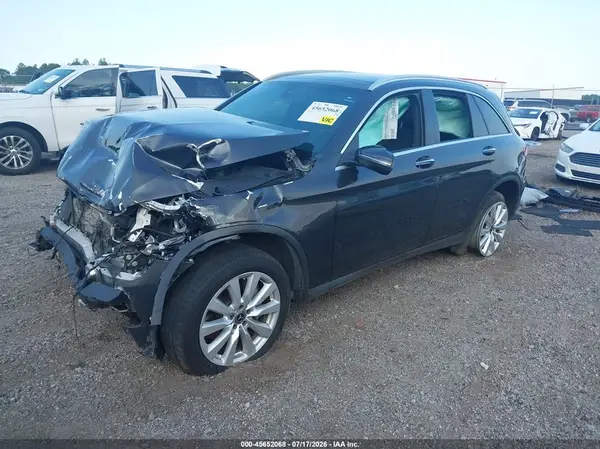 WDC0G8DB0LF695498 2020 MERCEDES-BENZ GLC - Image 2