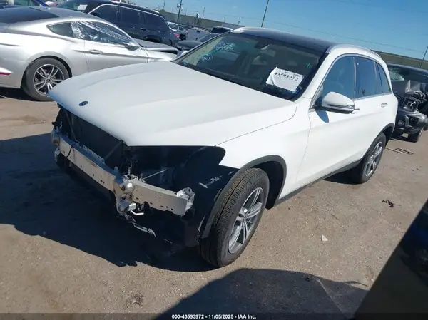 WDC0G8DB0LF742965 2020 MERCEDES-BENZ GLC - Image 2