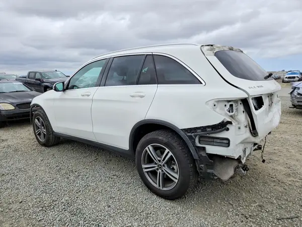 WDC0G8DB2LF740215 2020 MERCEDES-BENZ GLC - Image 2