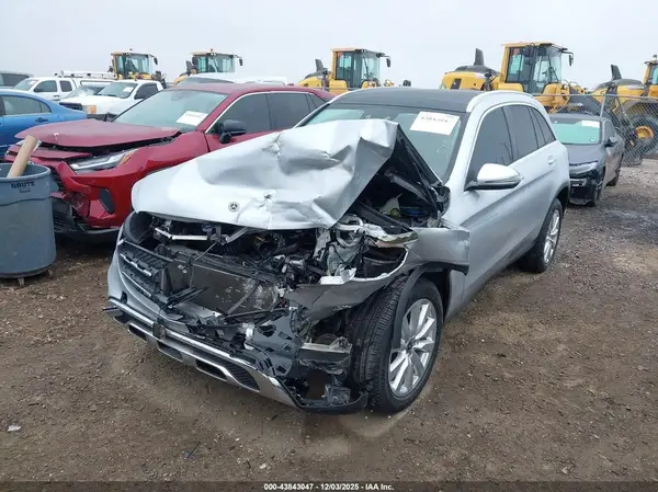 WDC0G8DB3LF675729 2020 MERCEDES-BENZ GLC - Image 2