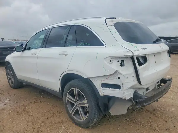 WDC0G8DB6LF723644 2020 MERCEDES-BENZ GLC - Image 2
