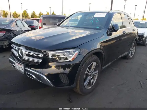 WDC0G8DB8LF723953 2020 MERCEDES-BENZ GLC - Image 2
