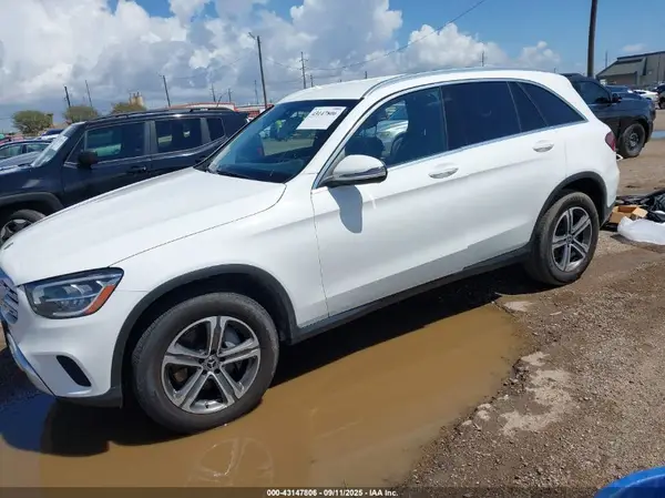 WDC0G8DB9LF674438 2020 MERCEDES-BENZ GLC - Image 2