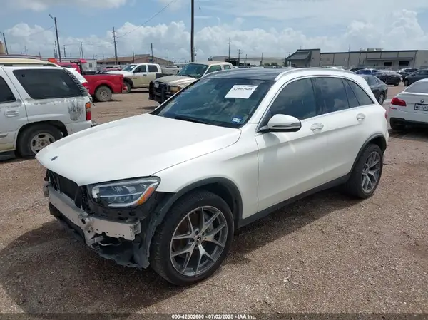 WDC0G8DB9LF703985 2020 MERCEDES-BENZ GLC - Image 2