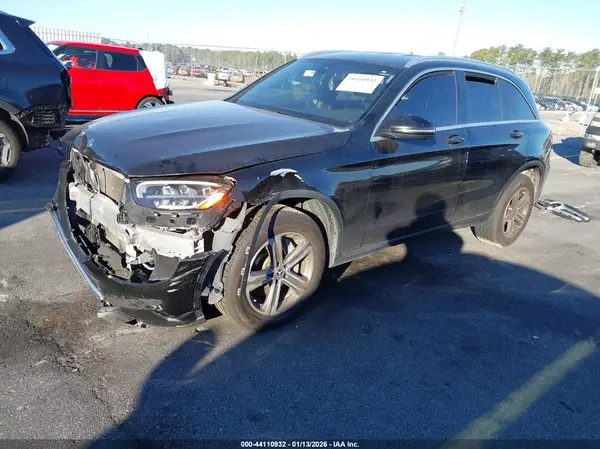 WDC0G8DB9LF715635 2020 MERCEDES-BENZ GLC - Image 2