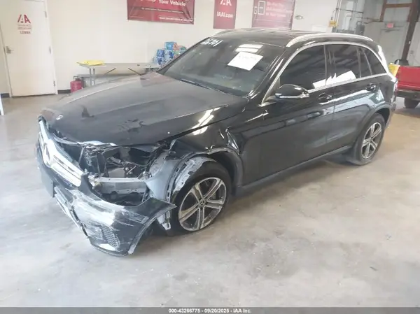WDC0G8DBXLF719922 2020 MERCEDES-BENZ GLC - Image 2