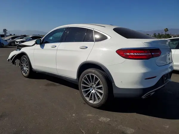 WDC0J4KB1KF496147 2019 MERCEDES-BENZ GLC - Image 2
