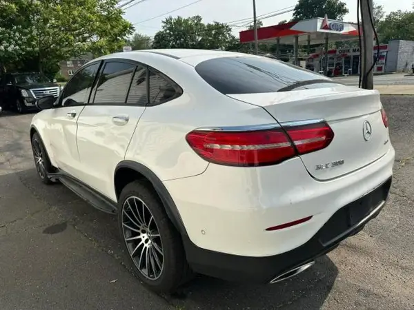 WDC0J4KB7KF543603 2019 MERCEDES-BENZ GLC - Image 2