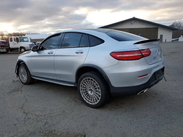 WDC0J4KBXKF640858 2019 MERCEDES-BENZ GLC - Image 2
