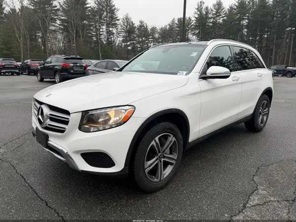 WDCOG4KB4KV136679 2019 MERCEDES-BENZ GLC - Image 2