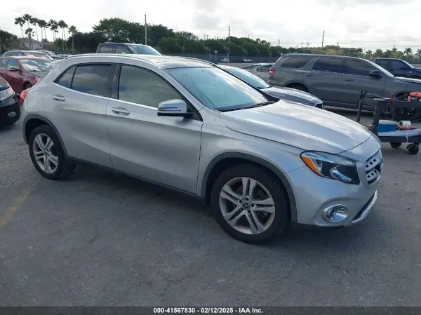 WDCTG4EB0JJ477723 2018 MERCEDES-BENZ GLA-KLASSE - Image 1