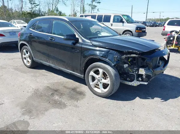 WDCTG4EB0KJ532883 2019 MERCEDES-BENZ GLA-KLASSE - Image 1