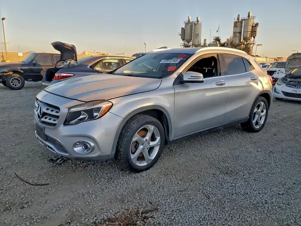 WDCTG4EB1JJ429745 2018 MERCEDES-BENZ GLA-KLASSE - Image 1