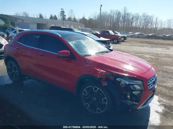 WDCTG4EB1JJ453883 2018 MERCEDES-BENZ GLA-KLASSE - Image 1