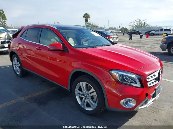 WDCTG4EB1JJ527688 2018 MERCEDES-BENZ GLA-KLASSE - Image 1