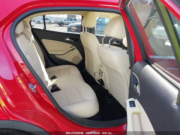 WDCTG4EB1JJ527688 2018 MERCEDES-BENZ GLA-KLASSE - Image 8