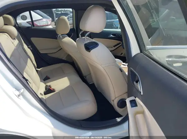 WDCTG4EB2GJ269075 2016 MERCEDES-BENZ GLA-KLASSE - Image 8