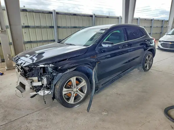 WDCTG4EB2JJ478517 2018 MERCEDES-BENZ GLA-KLASSE - Image 1