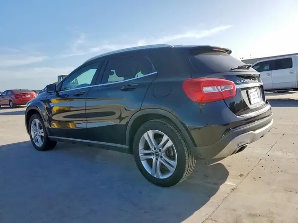 WDCTG4EB2JJ494278 2018 MERCEDES-BENZ GLA-KLASSE - Image 2