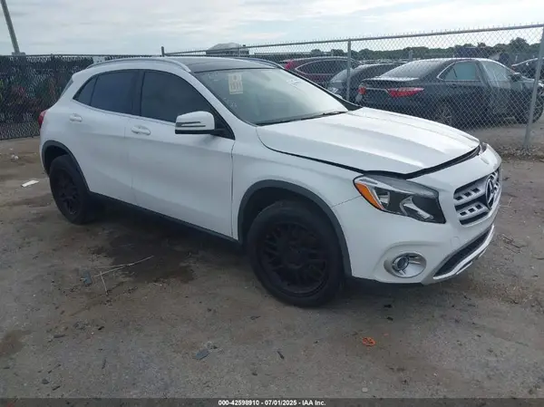 WDCTG4EB2JJ522564 2018 MERCEDES-BENZ GLA-KLASSE - Image 1