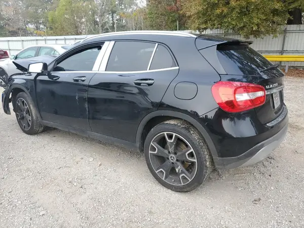 WDCTG4EB2KU011503 2019 MERCEDES-BENZ GLA-KLASSE - Image 2