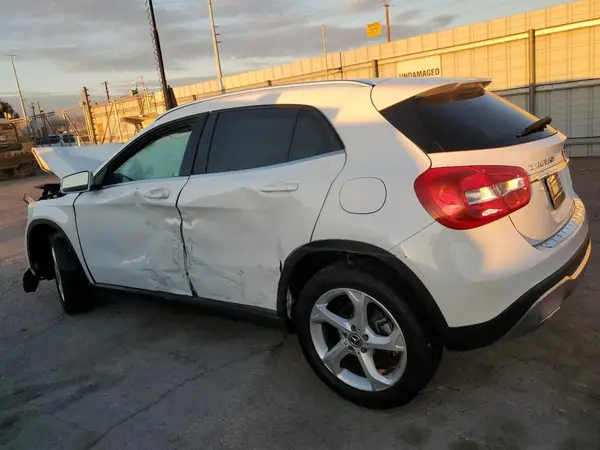 WDCTG4EB2KU014188 2019 MERCEDES-BENZ GLA-KLASSE - Image 2