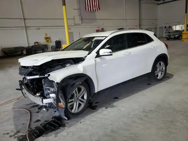 WDCTG4EB2KU016555 2019 MERCEDES-BENZ GLA-KLASSE - Image 1