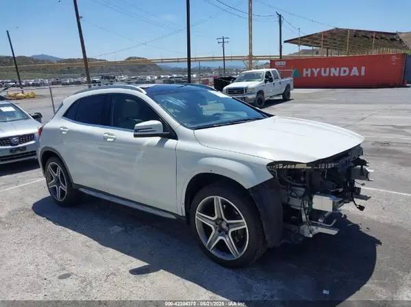 WDCTG4EB3GJ209757 2016 MERCEDES-BENZ GLA-KLASSE - Image 1