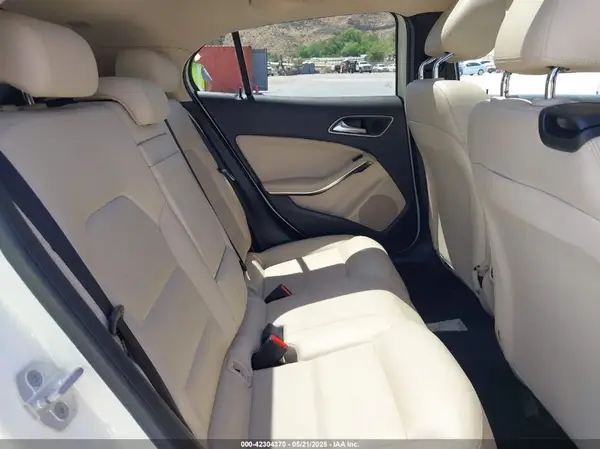 WDCTG4EB3GJ209757 2016 MERCEDES-BENZ GLA-KLASSE - Image 8