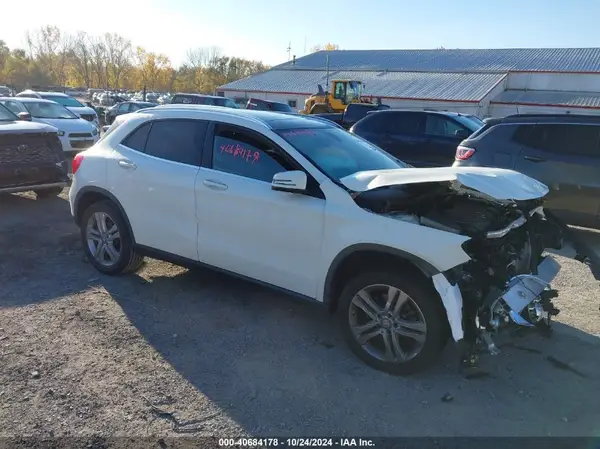 WDCTG4EB3GJ233282 2016 MERCEDES-BENZ GLA-KLASSE - Image 1