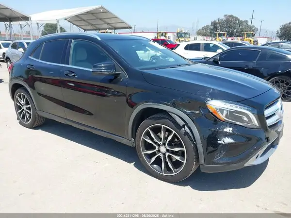 WDCTG4EB3HJ323288 2017 MERCEDES-BENZ GLA-KLASSE - Image 1