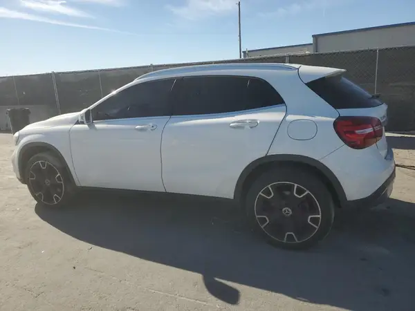 WDCTG4EB3KJ554246 2019 MERCEDES-BENZ GLA-KLASSE - Image 2